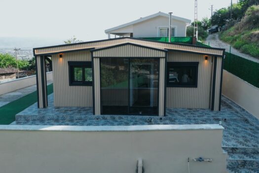 AYDIN-İNCİRLİOVA-KARABAĞ’DA 2+1 SIFIR LÜKS HOBBY BAHÇELİ SATILIK KÖY EVİ