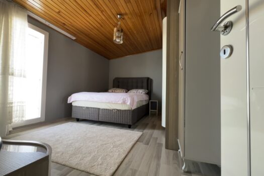 ZEYBEKTE//SATILIK 5+1 GENİŞ TERASLI DUBLEKS