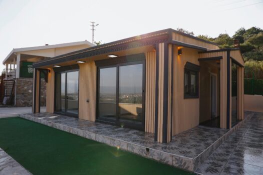 AYDIN-İNCİRLİOVA-KARABAĞ’DA 2+1 SIFIR LÜKS HOBBY BAHÇELİ SATILIK KÖY EVİ