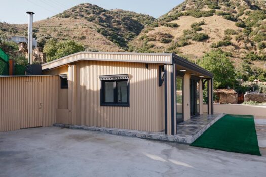 AYDIN-İNCİRLİOVA-KARABAĞ’DA 2+1 SIFIR LÜKS HOBBY BAHÇELİ SATILIK KÖY EVİ