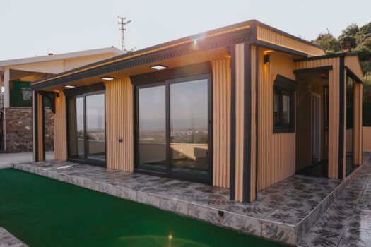 AYDIN-İNCİRLİOVA-KARABAĞ’DA 2+1 SIFIR LÜKS HOBBY BAHÇELİ SATILIK KÖY EVİ