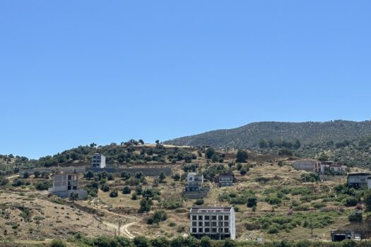 KOÇARLIDA VİLLA İMARLI SATILIK 584 M2 ARSA