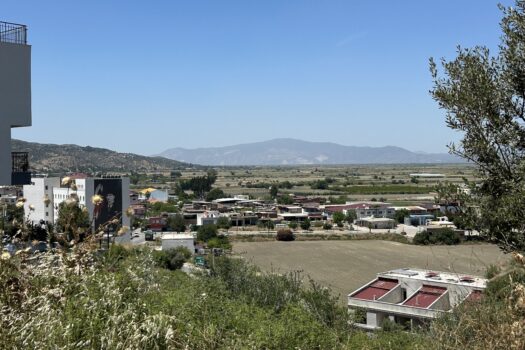 KOÇARLIDA VİLLA İMARLI SATILIK 584 M2 ARSA