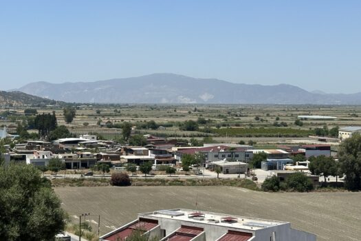 KOÇARLIDA VİLLA İMARLI SATILIK 584 M2 ARSA