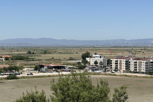 KOÇARLIDA VİLLA İMARLI SATILIK 584 M2 ARSA