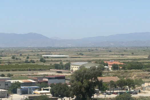 KOÇARLIDA VİLLA İMARLI SATILIK 584 M2 ARSA